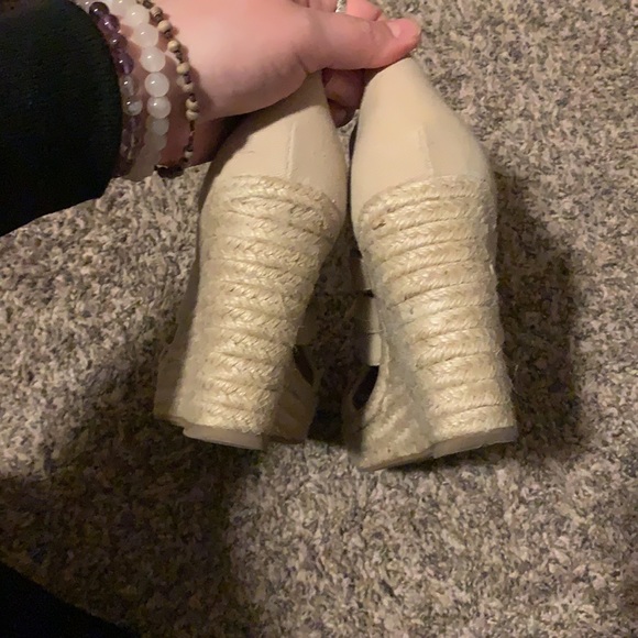 Medina Wedges 9.5 tan. Good condition - Picture 3 of 6